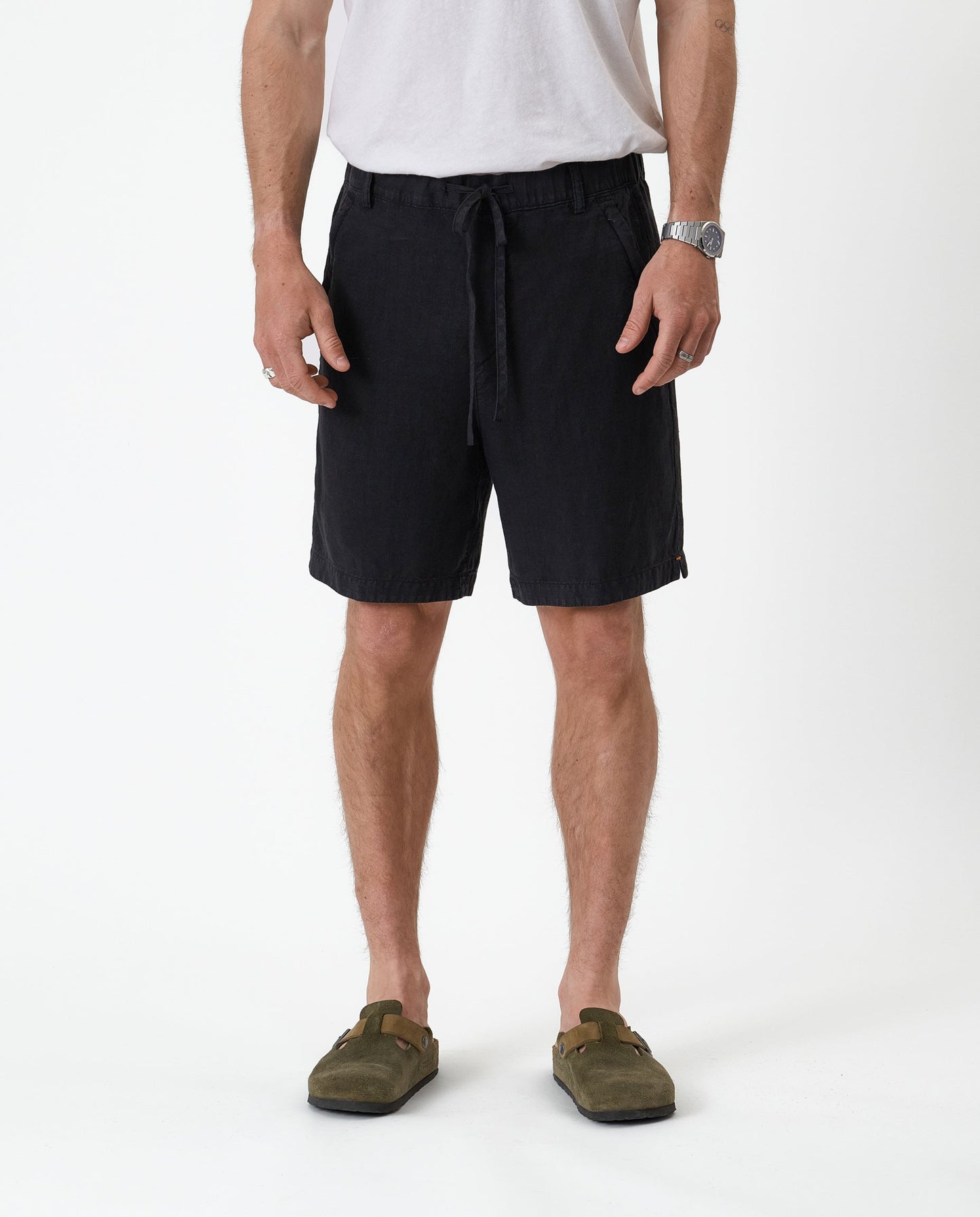 The Holiday Linen Short