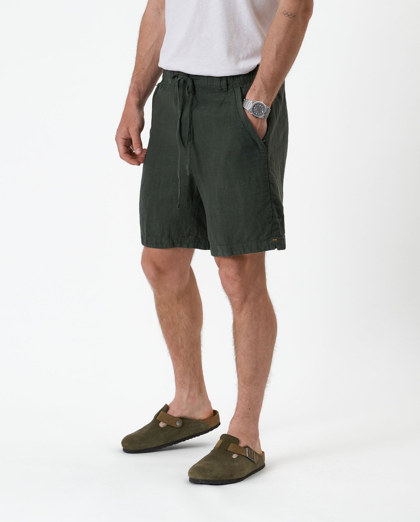 The Holiday Linen Short